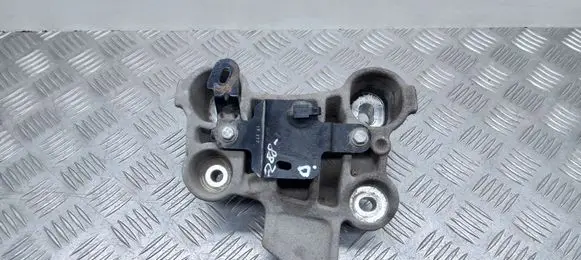 Peugeot 208 Engine mounting bracket 9826364780