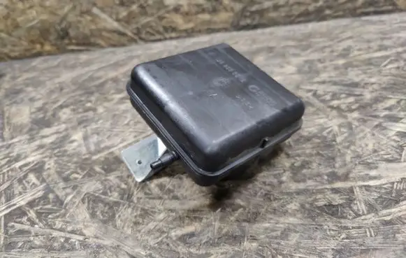 Mercedes-Benz S W140 Vacuum air tank 1298050019