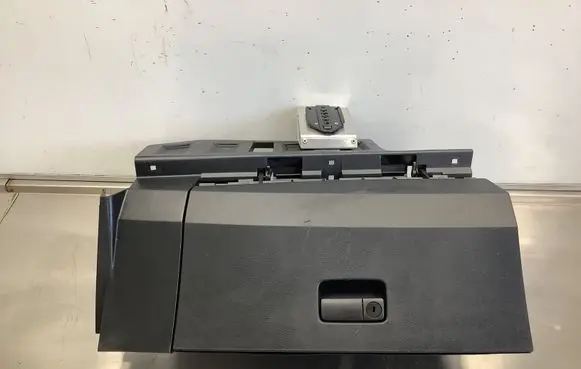 Nissan Murano Z50 Glove box 68108CA000