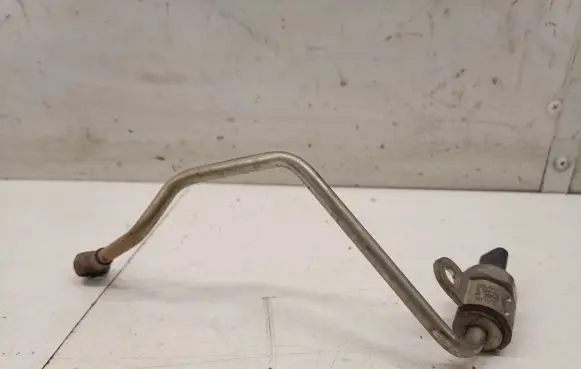 BMW 2 F46 Turbo turbocharger oiling pipe/hose 8574952 8570936