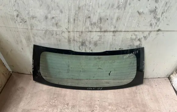 Mitsubishi Colt Rear windscreen/windshield window 