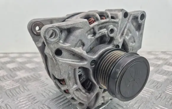Mercedes-Benz A W176 Generator/alternator A0009061903 0125711030