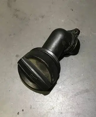BMW X6 E71 Oil fill pipe 7507224 62440410 50722402