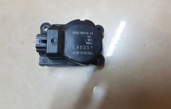 Ford C-MAX I Air flap motor/actuator 3M5H19E616AB