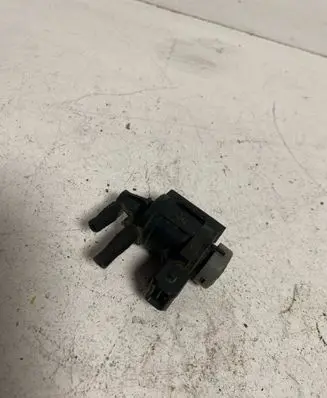 Volkswagen PASSAT B5.5 Turbo solenoid valve 1J0906283A