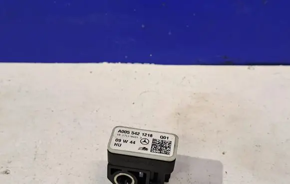 Mercedes-Benz E C207 W207 Airbag deployment crash/impact sensor A0055421218