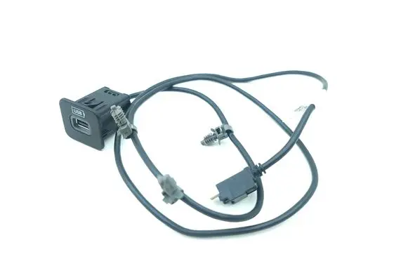 Jeep Cherokee USB socket connector 68225325AA