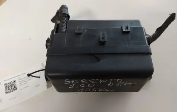 KIA Sorento Relay mounting block 0K53A67BX1