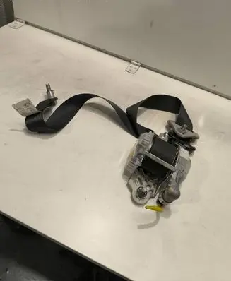 Subaru Forester SH Front seatbelt 7R4010P 104783