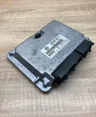 Volkswagen PASSAT B5 Engine control unit/module ECU 038906018FE 0281010064