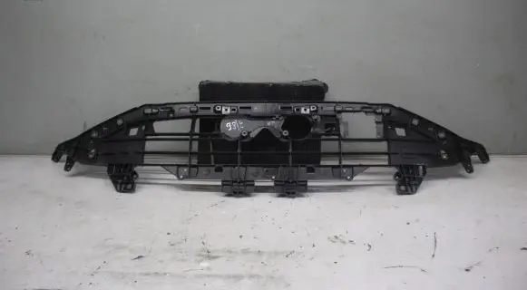 Front bumper mounting bracket