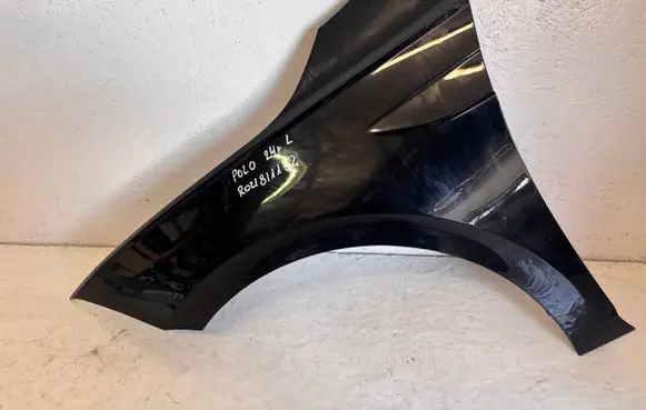 Volkswagen Polo VI Fender 