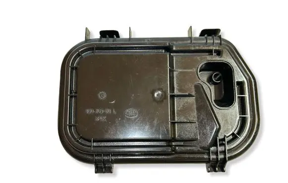 Audi A6 S6 C6 4F Headlight/headlamp dust cover 16016300
