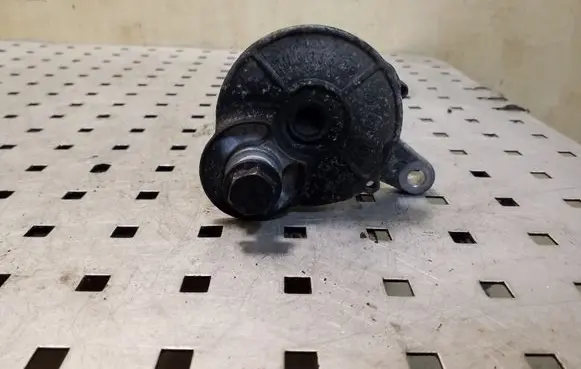 Volkswagen PASSAT B8 Generator/alternator belt tensioner 04L903315