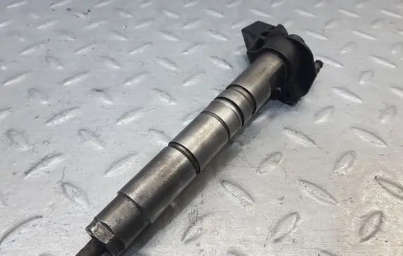 Mercedes-Benz E W212 Fuel injector A6420701187 0445116026 6420701187