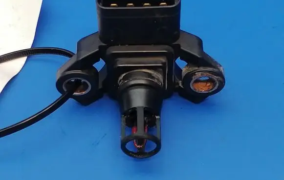 Peugeot 107 Air pressure sensor 8942152010
