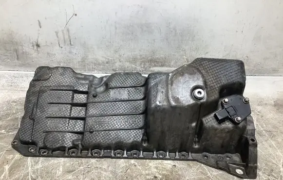 BMW M4 F82 F83 Oil sump 7847200 13992010 111378472009