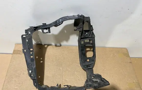 Porsche Macan (95B) Headlight/headlamp mounting bracket 95B805594