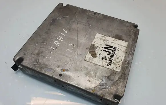 Nissan X-Trail T30 Engine control unit/module