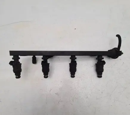 BMW 3 E36 Fuel main line pipe 7215480030 13531729