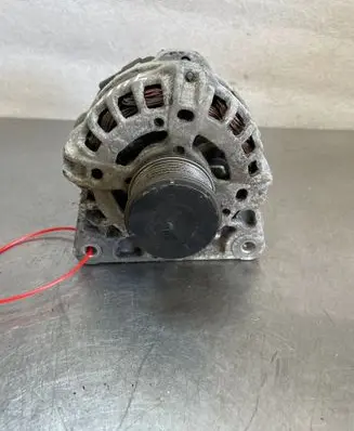 Dacia Sandero III Generator/alternator 231002949R