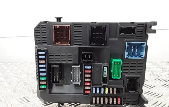 Citroen C4 Cactus Fuse module 980753208000