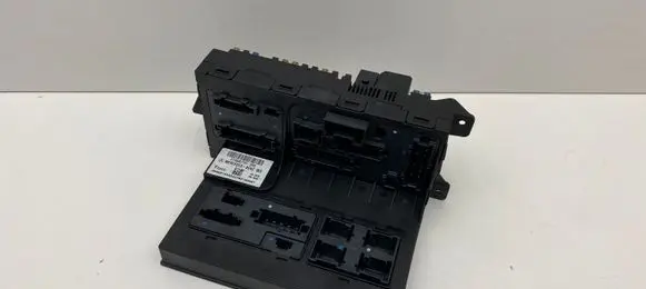 Mercedes-Benz E W211 SAM control unit 2115457701