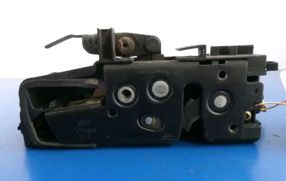 Seat Alhambra (Mk1) Front door lock 93BG220A20DD