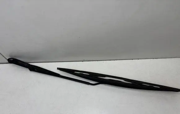 Front wiper blade arm