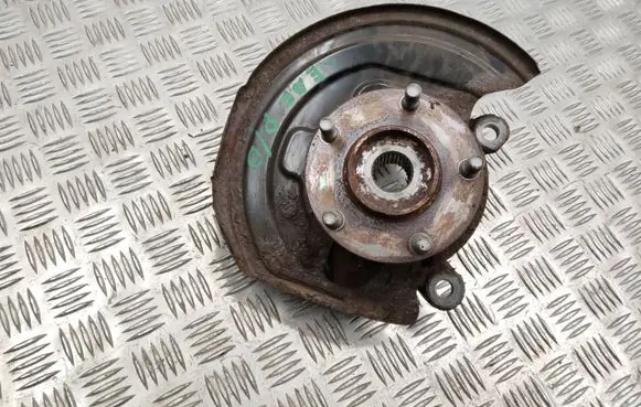 Nissan Leaf I (ZE0) Front wheel hub 