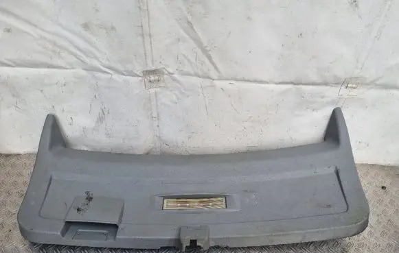 Chrysler 300 - 300C Tailgate trim OUM74XDBAI 0UM74XDBAI