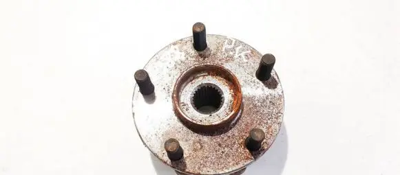 Toyota Auris 150 Front wheel hub