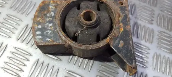 Volvo S40, V40 Engine mount bracket XR130605