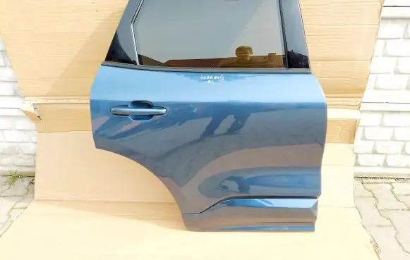 Ford Kuga III Rear door