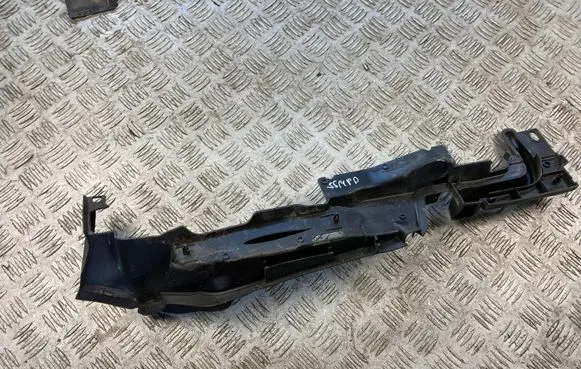 Audi A5 Fender end trim 8W6821170C