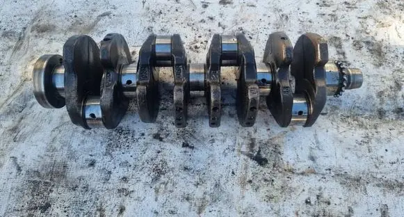 Volkswagen Touran I Crankshaft 