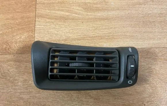 Volvo V70 Dashboard side air vent grill/cover trim 130082118
