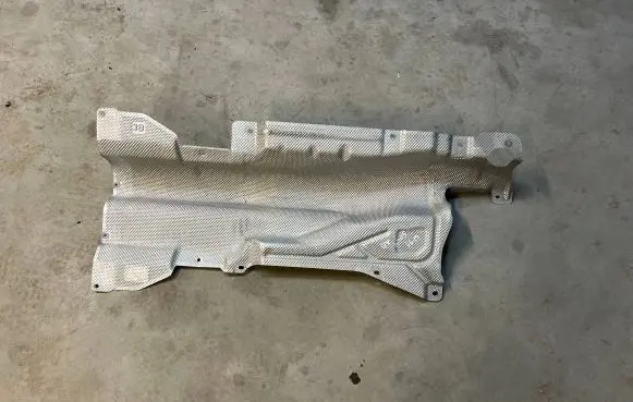 BMW X1 U11 Exhaust heat shield 8498381 51488498381
