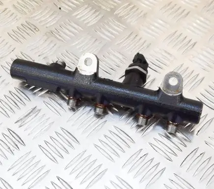 Renault Captur Fuel main line pipe
