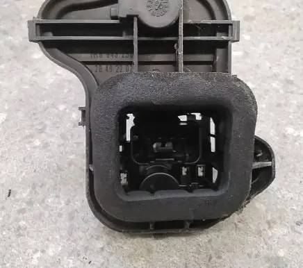 Volkswagen Golf V Tail light bulb cover holder 1K6945258 28492202