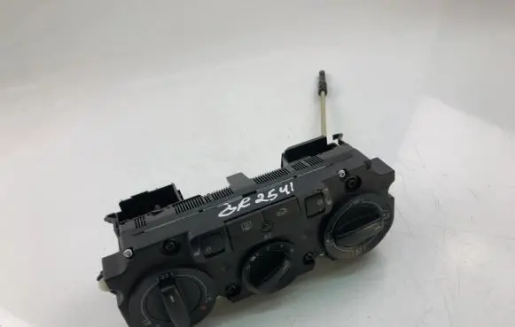 Volkswagen PASSAT B6 Interior fan control switch 537011CF