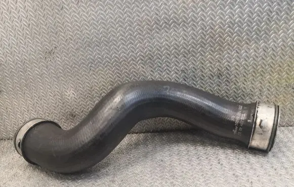 Mercedes-Benz C W203 Intercooler hose/pipe 2035280282