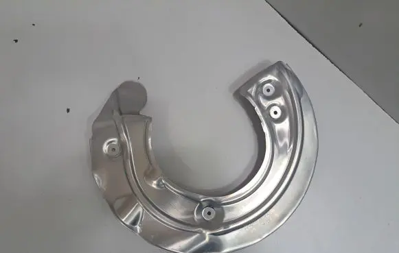 BMW X5 G05 Front brake disc dust cover plate 6878312