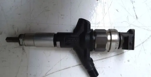 Subaru Impreza III Fuel injector 16613AA020