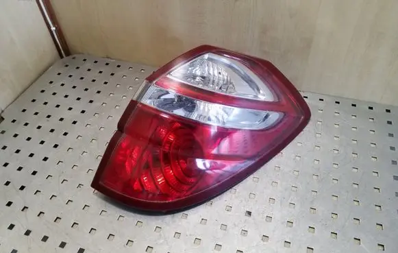 Subaru Legacy Rear/tail lights 22020952