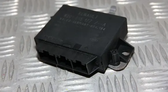 Renault Master III Parking PDC control unit/module 8201015177