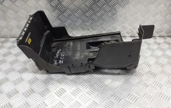 Opel Vectra C Battery box tray 