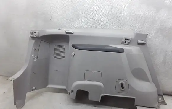Mitsubishi Grandis Trunk/boot lower side trim panel MR576121