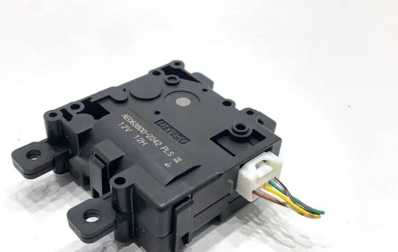 Lexus LBX Air flap motor/actuator AE0638002242