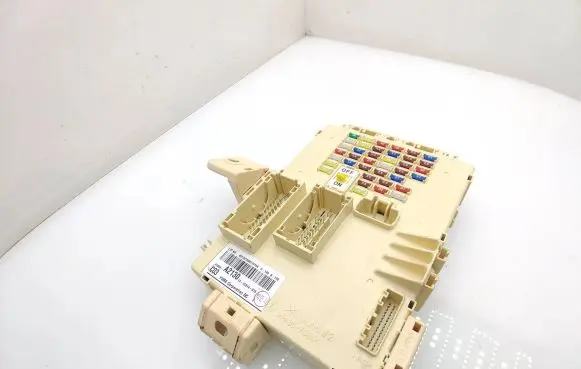 KIA Ceed Fuse module 91950A2130 1315814015 A2130150817010
